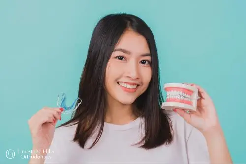 Invisalign vs Retainer