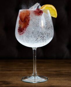 How to relieve pain from rubber  bands on braces? Icy cold drinks work like this flavored glass of water.